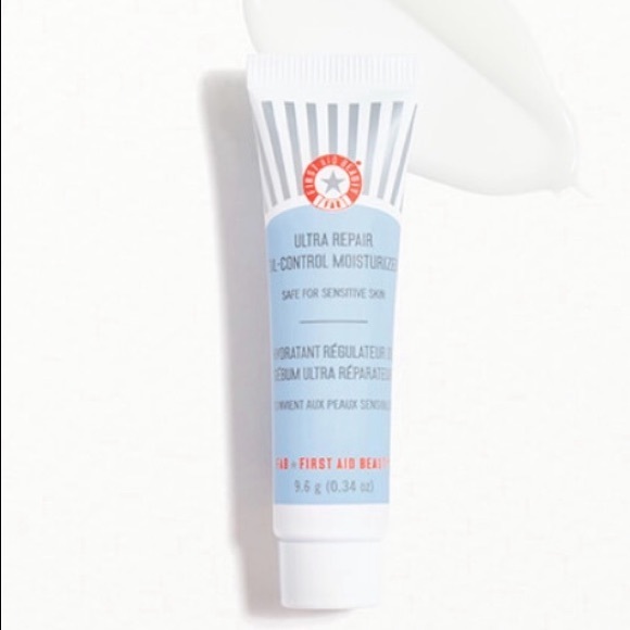 FIRST AID BEAUTY Ultra Repair Oil Control Moisturizer - Picture 2 of 6